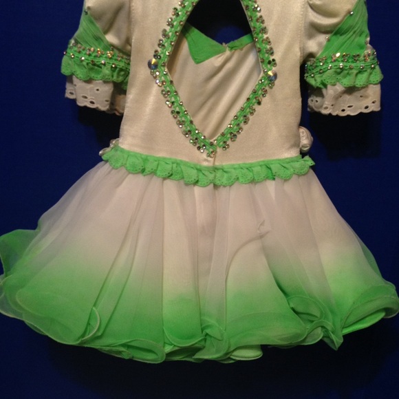 Pageant dress. Multi award winning. Unique Lime green/white dress 2T. - Picture 4 of 5